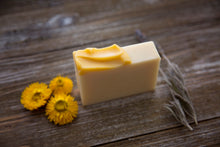 Load image into Gallery viewer, ***Lavender+Lemonade - Natural essential oil bar soap - Spring Collection